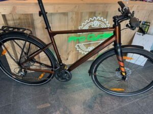 Bergamont Sweep EQ6 sportieve stadsfiets goudkleurig