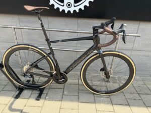 Argon 18 Krypton Race Maat 56 (M)- Zipp 303 wielen - Shimano 105 Di2 - Vision